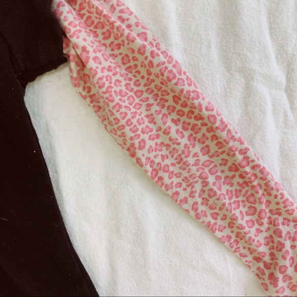 Brandy Melville Tee w/ Leopard Sleeves RARE - Picture 4 of 6